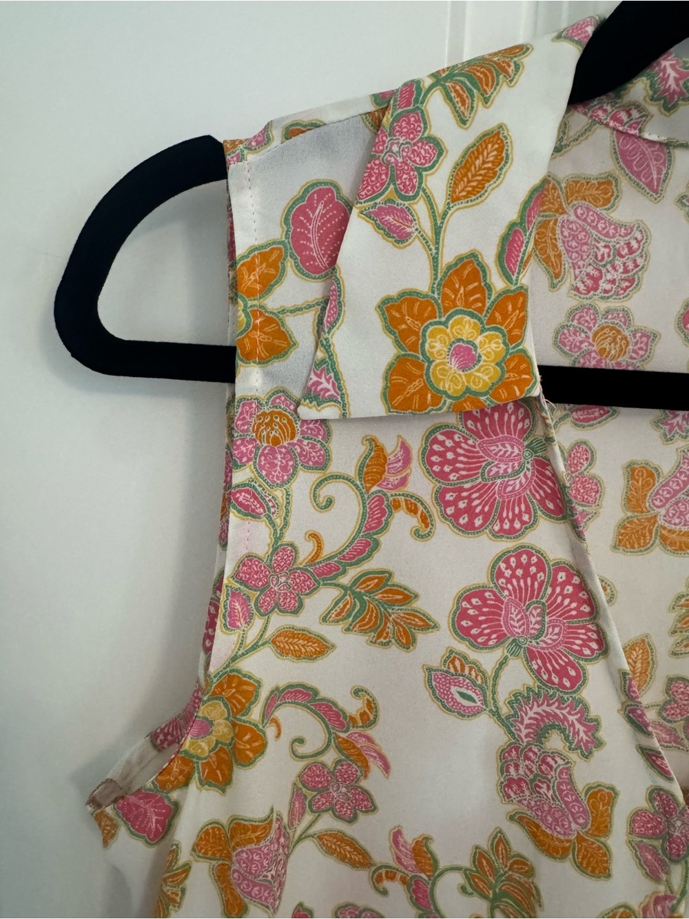 Pleione Floral Sleeveless Button Front Blouse Size Medium - Picture 7 of 7